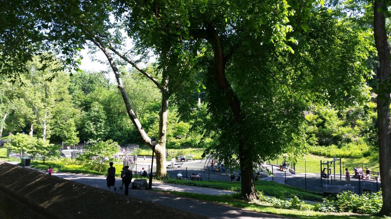 The Central Park North New York Bagian luar foto